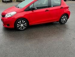 Röd Begagnad 2012 Toyota Yaris Halvkombi | 74 000 kr (Lite dyr)