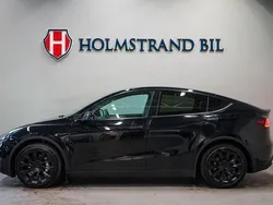 Svart Begagnad 2022 Tesla Model Y Long Range SUV | 449 900 kr
