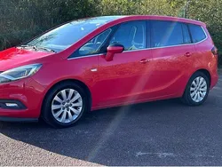 Röd Begagnad 2017 Opel Zafira Tourer Minibuss | 76 000 kr (Superpris)