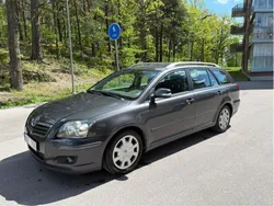 Grå Begagnad 2006 Toyota Avensis Kombi | 22 900 kr (Dyr)
