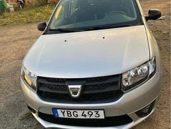 Silver Begagnad 2016 Dacia Sandero Halvkombi | 75 000 kr (Marknadspris)
