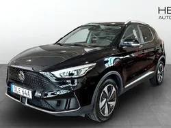 Svart (black) Begagnad 2022 MG ZS Luxury Sedan | 244 900 kr (Superpris)