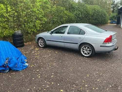 Grå Begagnad 2002 Volvo S60 Business Edition Sedan | 12 000 kr (Bra pris)