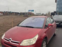 Röd Begagnad 2007 Citroën C4 Halvkombi | 34 900 kr (Marknadspris)