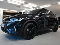 Svart Ny 2024 VW T-Roc R-line SUV | 470 900 kr