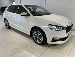 Vit (candy white) Begagnad 2023 Skoda Fabia Style Halvkombi | 209 900 kr (Bra pris)
