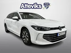 Vit Begagnad 2024 VW Passat Business Kombi | 359 900 kr (Marknadspris)