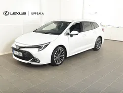 Vit Begagnad 2023 Toyota Corolla Style Kombi | 299 900 kr (Marknadspris)