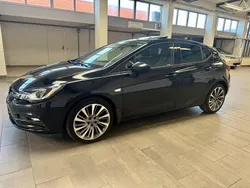 Svart Begagnad 2017 Opel Astra Halvkombi | 144 900 kr (Marknadspris)