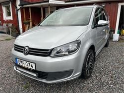 Silver Begagnad 2015 VW Touran Minibuss | 109 900 kr (Marknadspris)