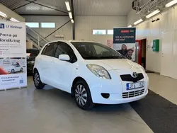 Vit Begagnad 2006 Toyota Yaris Halvkombi | 64 900 kr (Marknadspris)