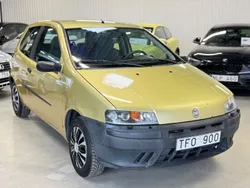 Ljusgul Begagnad 2002 Fiat Punto Halvkombi | 19 900 kr