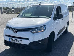 Vit Begagnad 2021 Toyota Proace City Van | 105 000 kr