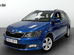 Blå (race blue metallic) Begagnad 2018 Skoda Fabia Style Kombi | 124 900 kr (Bra pris)