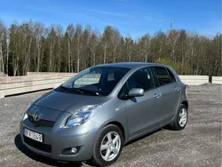 Grå Begagnad 2009 Toyota Yaris Halvkombi | 70 000 kr (Marknadspris)
