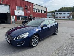 Blå Begagnad 2012 Volvo V60 Momentum Kombi | 104 900 kr (Marknadspris)
