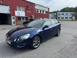 Blå Begagnad 2012 Volvo V60 Momentum Kombi | 109 900 kr (Marknadspris)