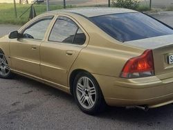 Gul Begagnad 2001 Volvo S60 Sedan | 28 000 kr (Dyr)