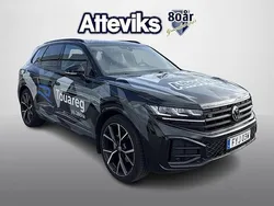 Svart Begagnad 2024 VW Touareg R-line SUV | 879 900 kr (Dyr)