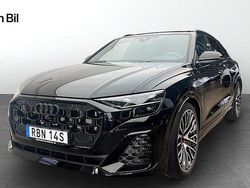 Svart (mytsvart metallic) Begagnad 2024 Audi Q8 Design SUV | 1 099 000 kr (Dyr)