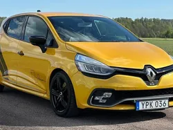 Gul Begagnad 2017 Renault Clio IV Trophy Halvkombi | 214 900 kr