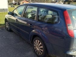 Grön Begagnad 2007 Ford Focus Kombi | 7 000 kr (Marknadspris)