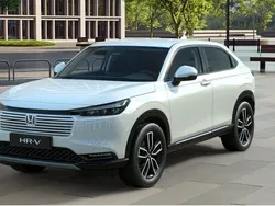 Vit (premium sunlight white pearl) Ny 2025 Honda HR-V Advance SUV | 378 900 kr (Marknadspris)