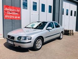 Ljusgrå (grå) Begagnad 2001 Volvo S60 Sedan | 22 900 kr