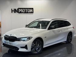 Vit Begagnad 2022 BMW 330e Sport Line Kombi | 294 900 kr (Superpris)