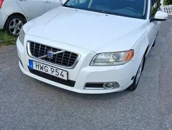 Vit Begagnad 2009 Volvo V70 Kombi | 29 000 kr (Bra pris)