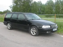 Svart Begagnad 1999 Volvo V70 Kombi | 21 900 kr