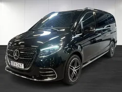 Svart (black) Begagnad 2024 Mercedes V300 Avantgarde Minibuss | 899 900 kr