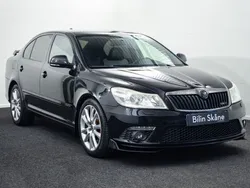 Svart Begagnad 2010 Skoda Octavia RS Halvkombi | 77 900 kr (Marknadspris)