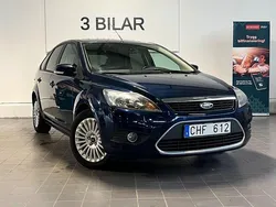 Blå Begagnad 2010 Ford Focus Titanium Halvkombi | 54 900 kr (Marknadspris)