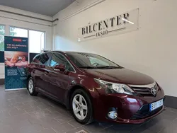 Mörkröd Begagnad 2012 Toyota Avensis Business Edition Kombi | 79 900 kr (Marknadspris)