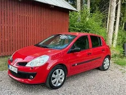Röd Begagnad 2008 Renault Clio R.S. Halvkombi | 28 000 kr (Lite dyr)
