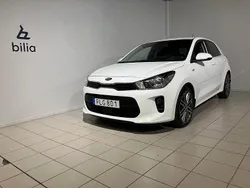 Vit Begagnad 2017 Kia Rio Halvkombi | 129 900 kr (Marknadspris)