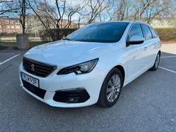 Vit Begagnad 2020 Peugeot 308 Kombi | 139 900 kr (Marknadspris)