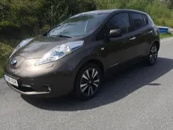 Brun Begagnad 2017 Nissan Leaf Halvkombi | 91 500 kr (Bra pris)