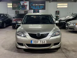 Grå Begagnad 2005 Mazda 3 Inclusive Halvkombi | 34 900 kr (Marknadspris)
