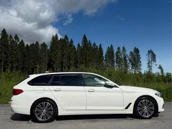 Vit Begagnad 2020 BMW 520 Sport Line Kombi | 339 000 kr (Marknadspris)