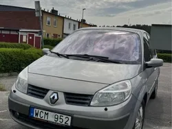 Grå Begagnad 2004 Renault Scénic II Minibuss | 14 900 kr (Marknadspris)
