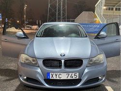 Blå Begagnad 2009 BMW 318 Sedan | 64 500 kr (Marknadspris)
