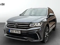Grå Begagnad 2022 VW Tiguan Allspace R-line SUV | 439 000 kr (Lite dyr)