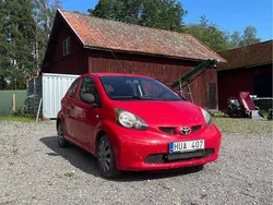 Röd Begagnad 2008 Toyota Aygo Halvkombi | 29 900 kr (Marknadspris)