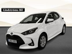 Vit Begagnad 2022 Toyota Yaris Hybrid Active Halvkombi | 204 900 kr (Bra pris)
