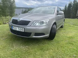Brun Begagnad 2013 Skoda Octavia Ambiente Halvkombi | 87 000 kr (Bra pris)