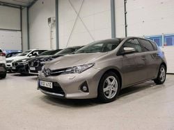 Brun Begagnad 2014 Toyota Auris Multidrive S Halvkombi | 134 900 kr (Marknadspris)