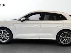 Glaciärvit metallic Begagnad 2021 Audi Q5 Competition SUV | 359 000 kr (Bra pris)