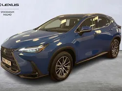 Blå Begagnad 2022 Lexus NX450h+ Executive Line SUV | 568 000 kr (Marknadspris)